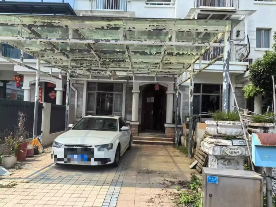 （5.5折 別墅）長(zhǎng)沙碧桂園翠漾花岸三街法拍房38、50、52、56、58、60、62、66號(hào)156室及室內(nèi)物品